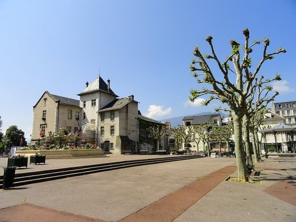 Tendances et évolution des prix immobiliers à Aix-les-Bains : Le guide complet